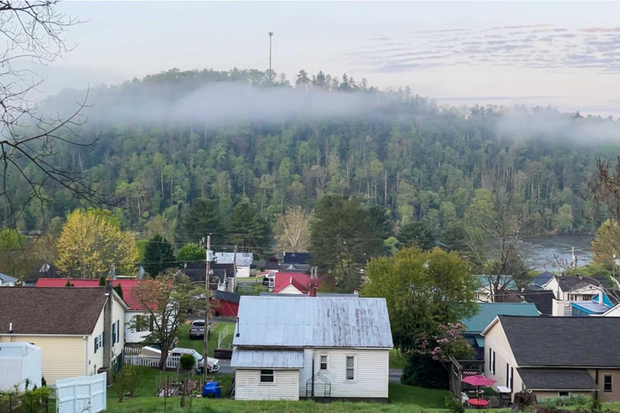 Cozy Fries Escape With Mountain And River Views! Galax Buitenkant foto